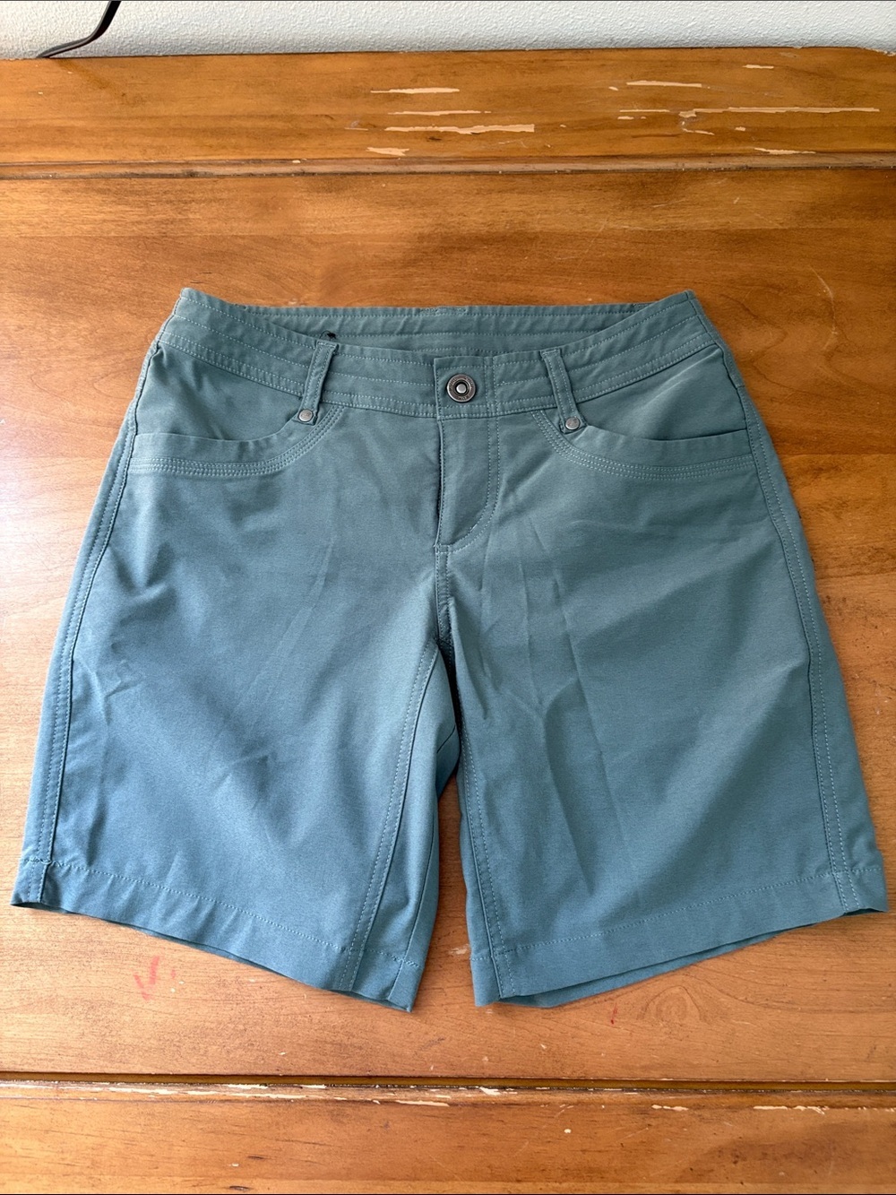 Kuhl Nylon Blend Women's Mid-Length Bermuda Shorts Size 2
